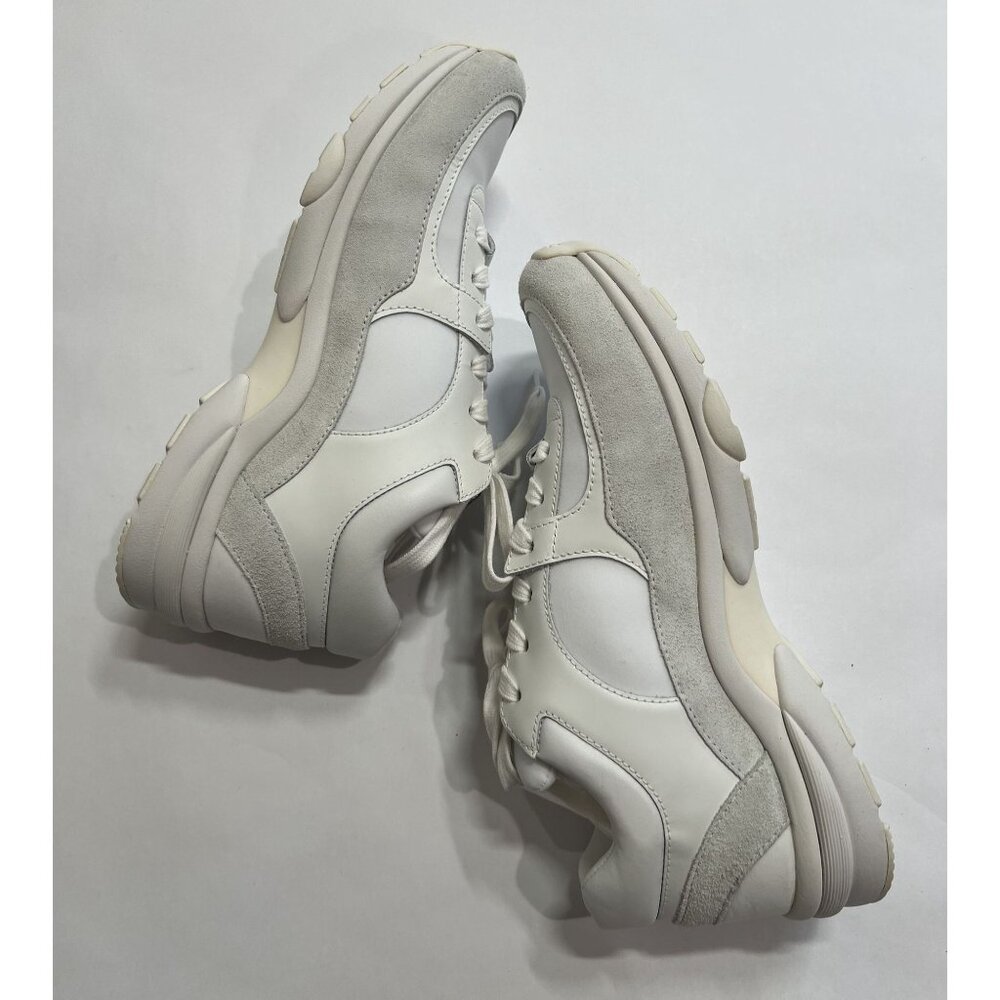 Chanel Interlocking CC logo Sneakers in White - Picture 10 of 11